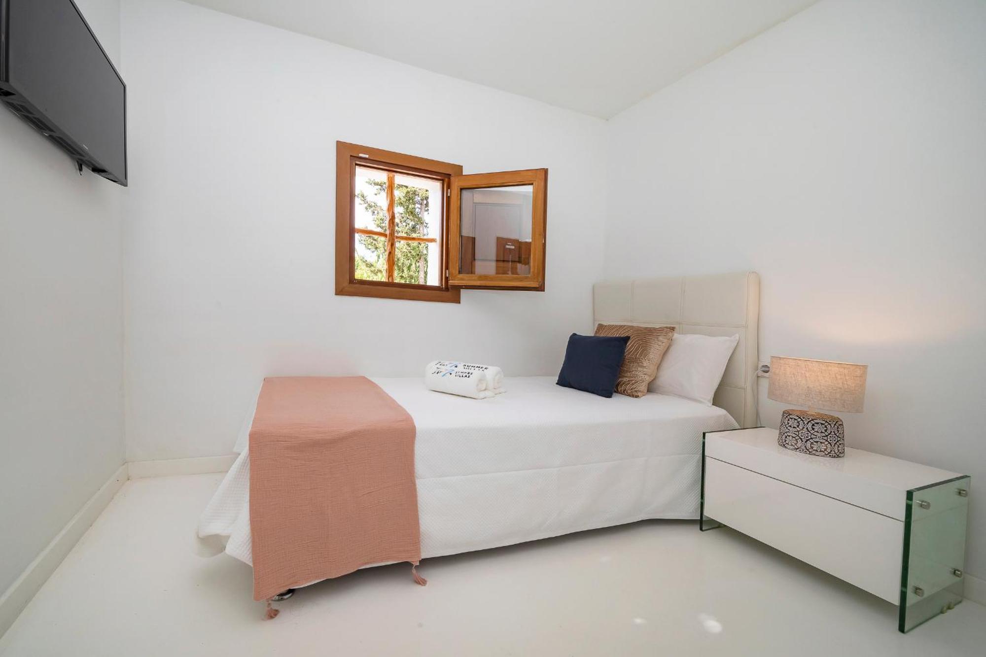 Villa Near Ibiza Town Sleeps 11 To 13 Guests Can Furnet Kültér fotó