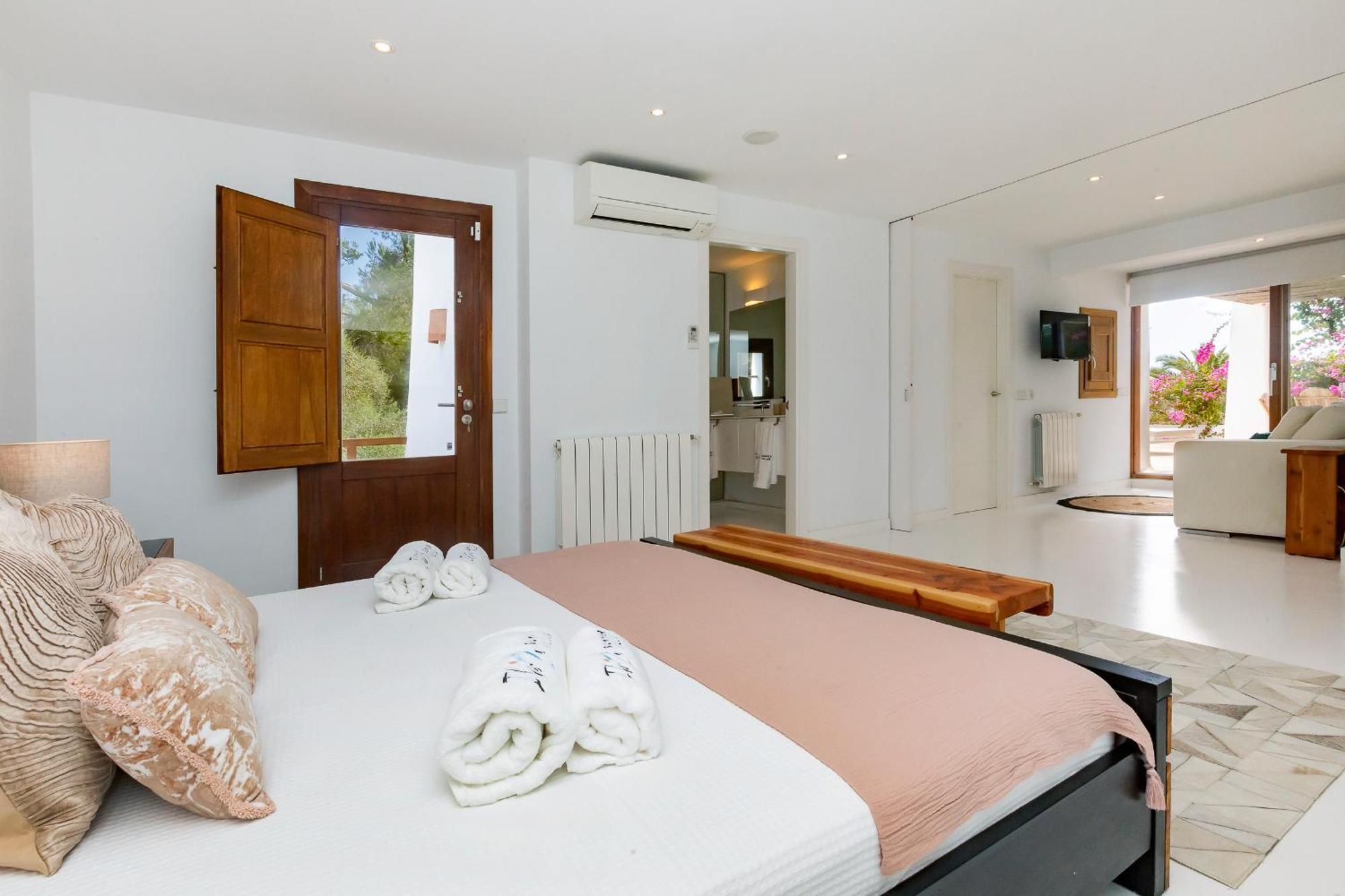 Villa Near Ibiza Town Sleeps 11 To 13 Guests Can Furnet Kültér fotó